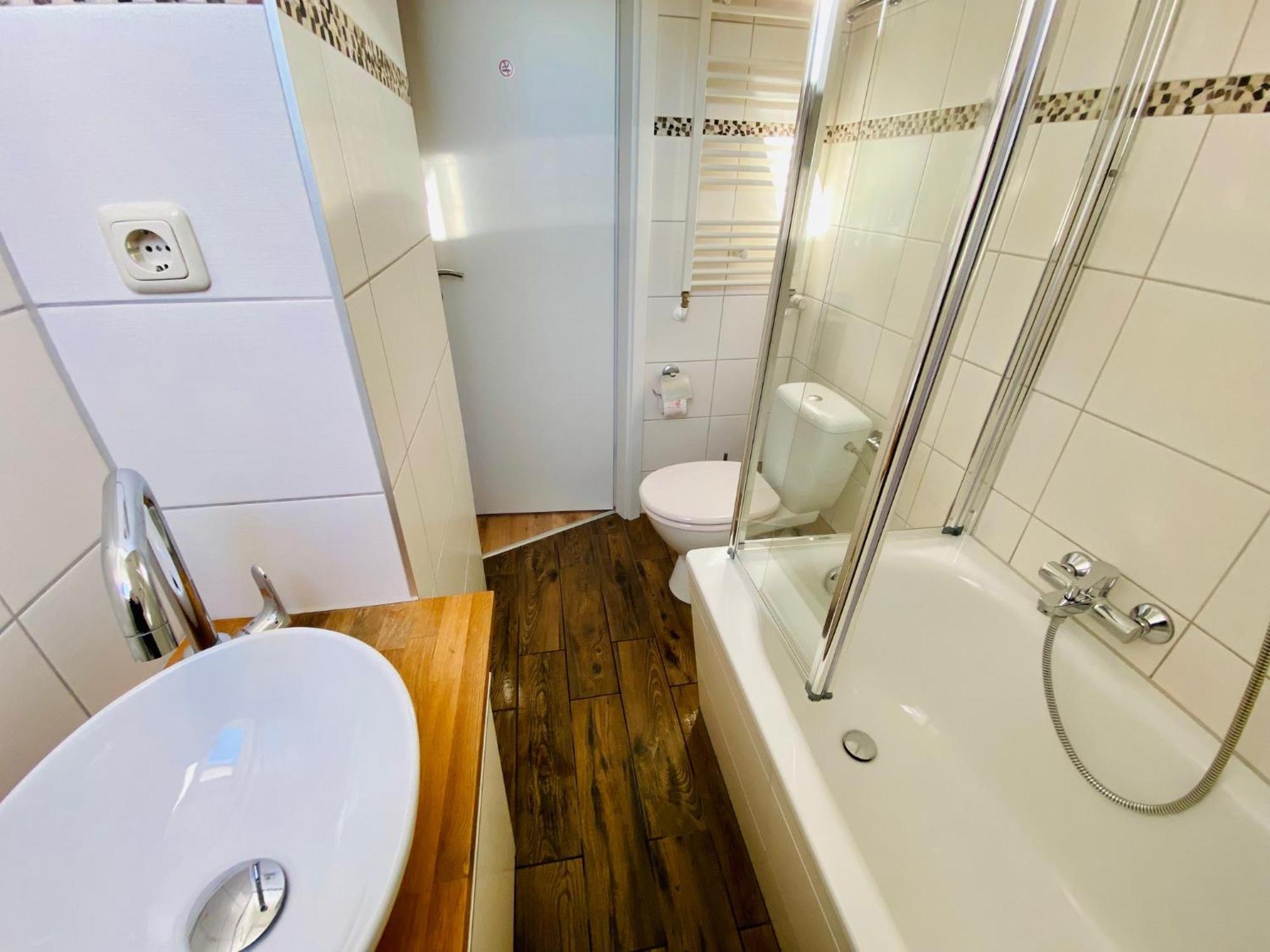 Apartment Schleusentor - Ferienwohnung Maisonette Росток Екстериор снимка